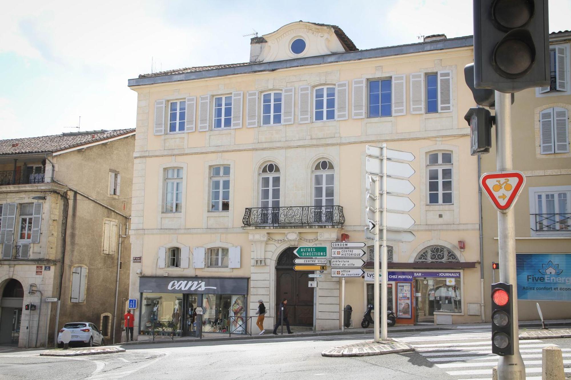 Villaret - Tres Spacieux En Coeur De Ville Auch Eksteriør billede